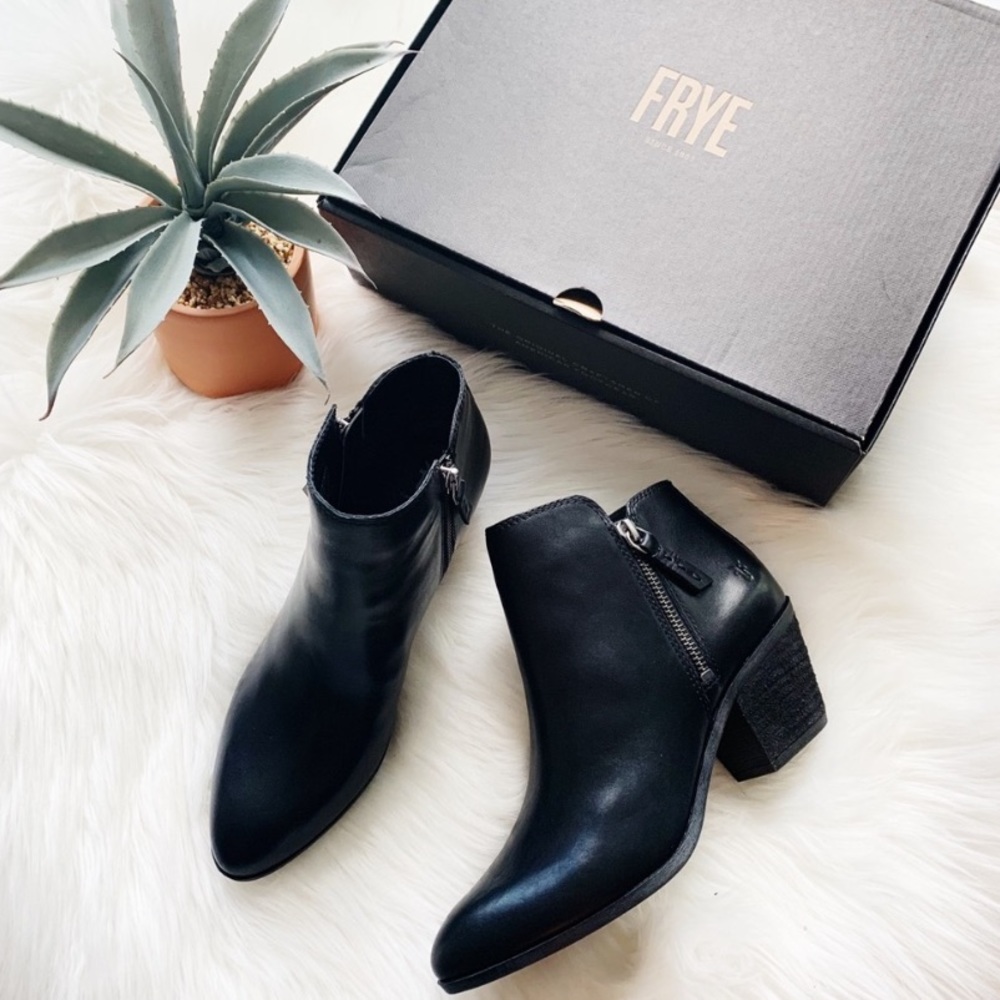 FRYE Judith Zipper Ankle Bootie Leather 9.5 Black